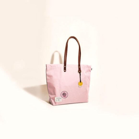 Tote bag Limited Edition 'She's A Veteran' Nylon Pink Tote